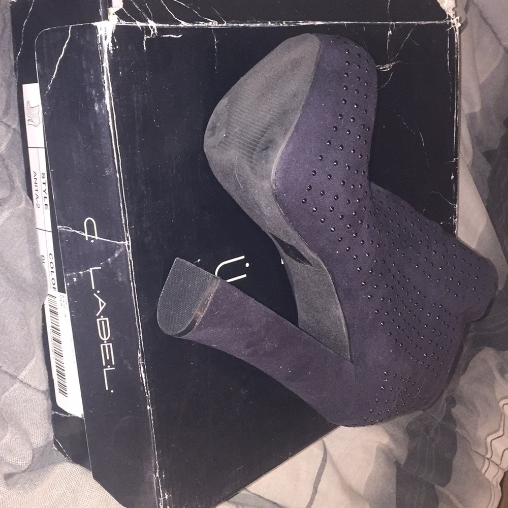 C Label booties - Picture 2 of 4